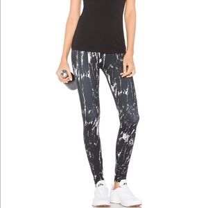 Olympus High Waisted Midi Legging